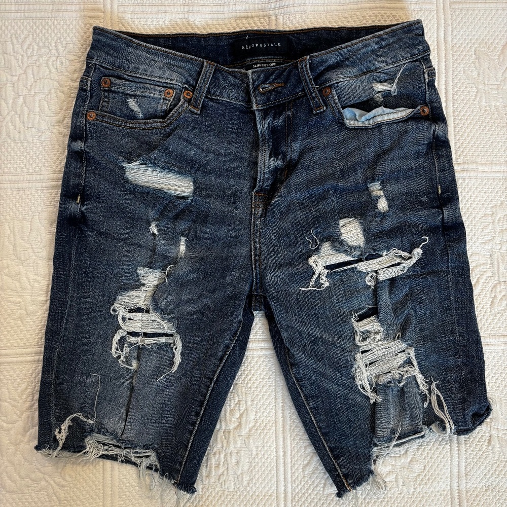 Aeropostale Slim Cutoff ripped Jean shorts